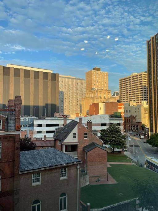 Cozy, High Rise, Large Studio Facing Downtown . Baltimore Exterior foto